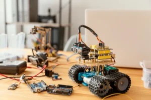 JAMIN KEAKURATAN HASIL RAKITAN ROBOT LEWAT ARDUINO