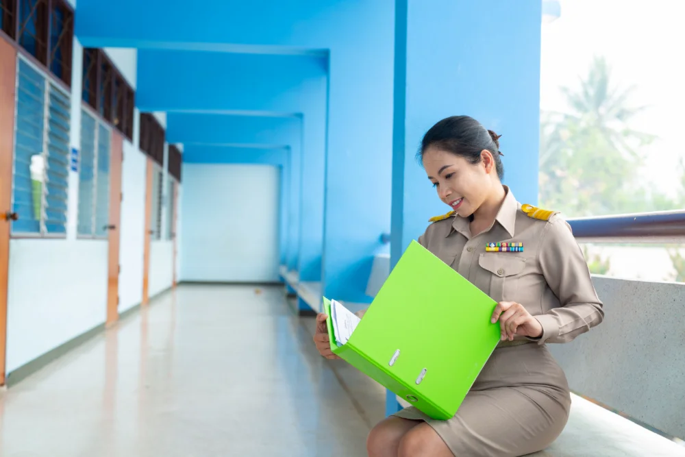 KUNCI PNS HANDAL DI LINGKUNGAN PEMERINTAHAN MASA KINI
