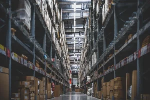 BIAYA GUDANG RENDAH LEWAT LOGISTIK TAMBANG