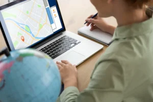 MENYUSUN INFORMASI WILAYAH PADA SISTEM GEOGRAFIS